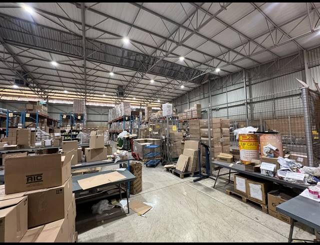 1,600M² WAREHOUSE TO LET IN SPARTAN